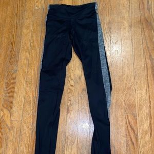 Workout leggings with gray stripe